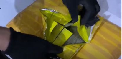 Yolcunun belinde de 1.1 kilo toz esrar çıktı