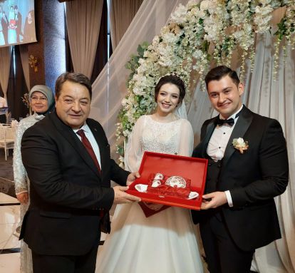 Vali Baruş'un mutlu günü