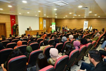 "Hangi meslek sahibi olursanız olun, severek yapın"