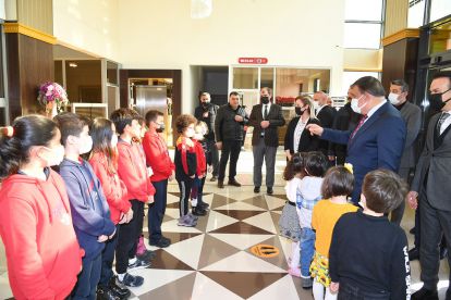 “Atatürk çıkıncaya kadar İngilizleri tanrı olarak bilirdik”