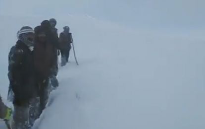 Şehidin cenazesi için Hakkarililer seferber oldu