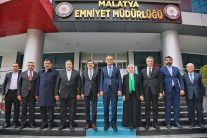 Bakan Özer Emniyet Müdürlüğünü ziyaret etti