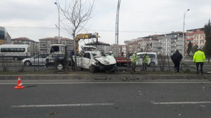 Otomobil takla attı; 3 yaralı