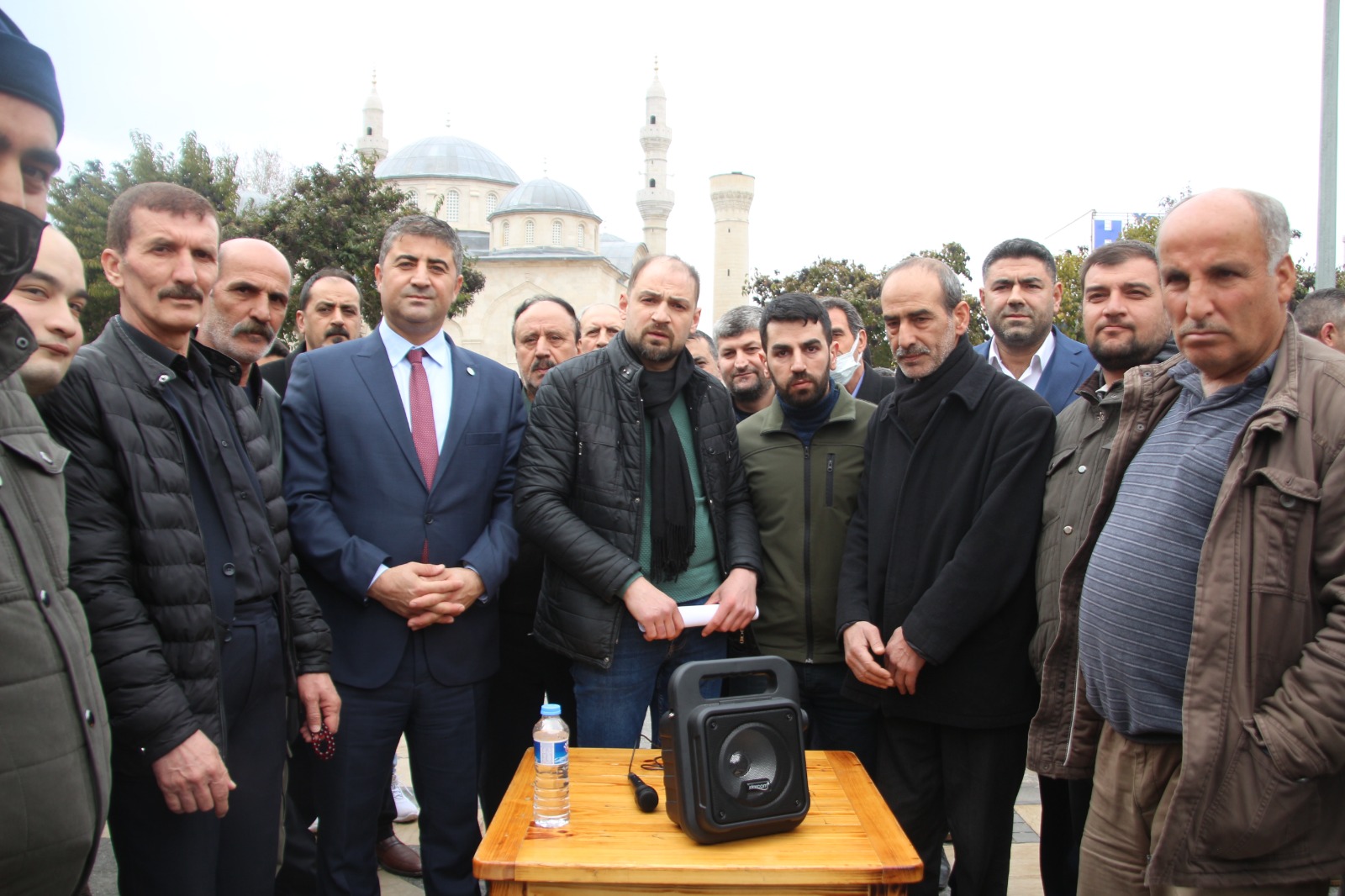 Malatya’da ilk defa tatlıcılar ve şeker imalatçıları sokağa inerek, ana imalat maddeleri olan şekeri bulmakta zorlandıklarını açıklayarak, sorunlarına çözüm bulunmasını istediler. 