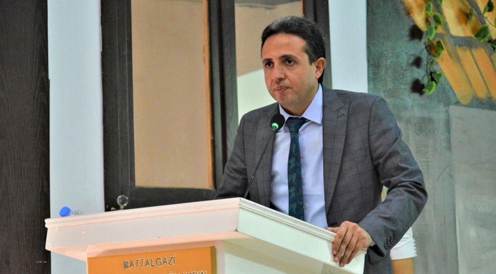 “Battal müdür baskı gruplarına boyun eğmemiştir”