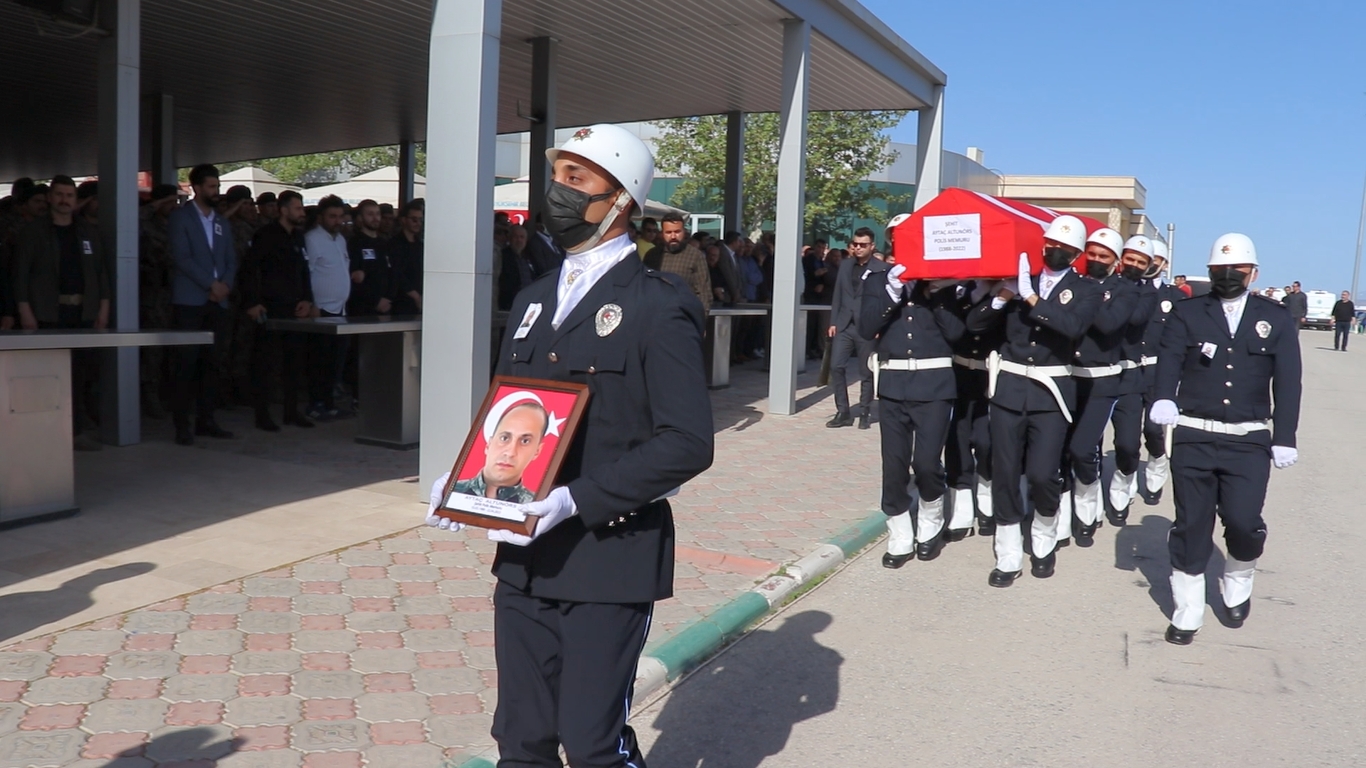 Yaptıkları hain ve alçak saldırı sonucu Malatyalı Özel Harekat Polisi Aytaç Altunörs’ü şehit eden terör örgütüne yönelik operasyonda toplam 50 terörist etkisizleştirildi.