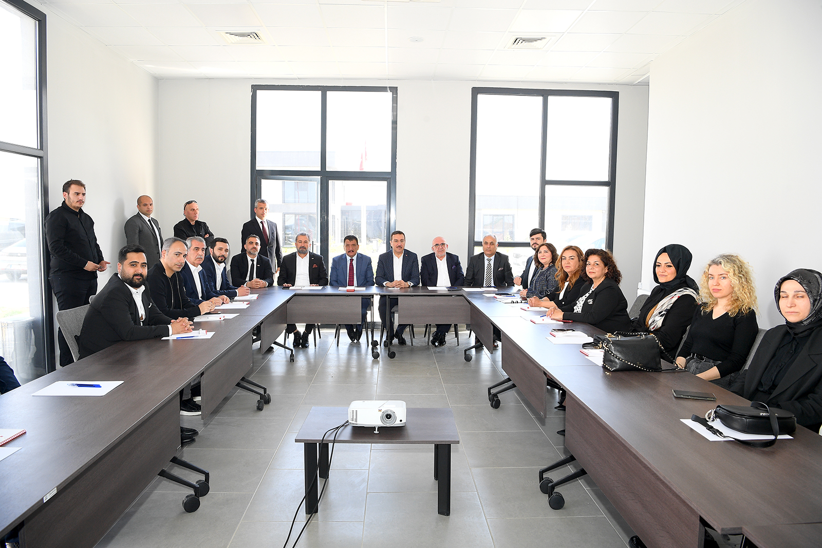 Malatya Büyükşehir Belediye Başkanı Selahattin Gürkan, Malatya İş İnsanları Derneği (MİAD)’nin Kızılay ile birlikte yaptıkları projenin bilgilendirme toplantısına katıldı.