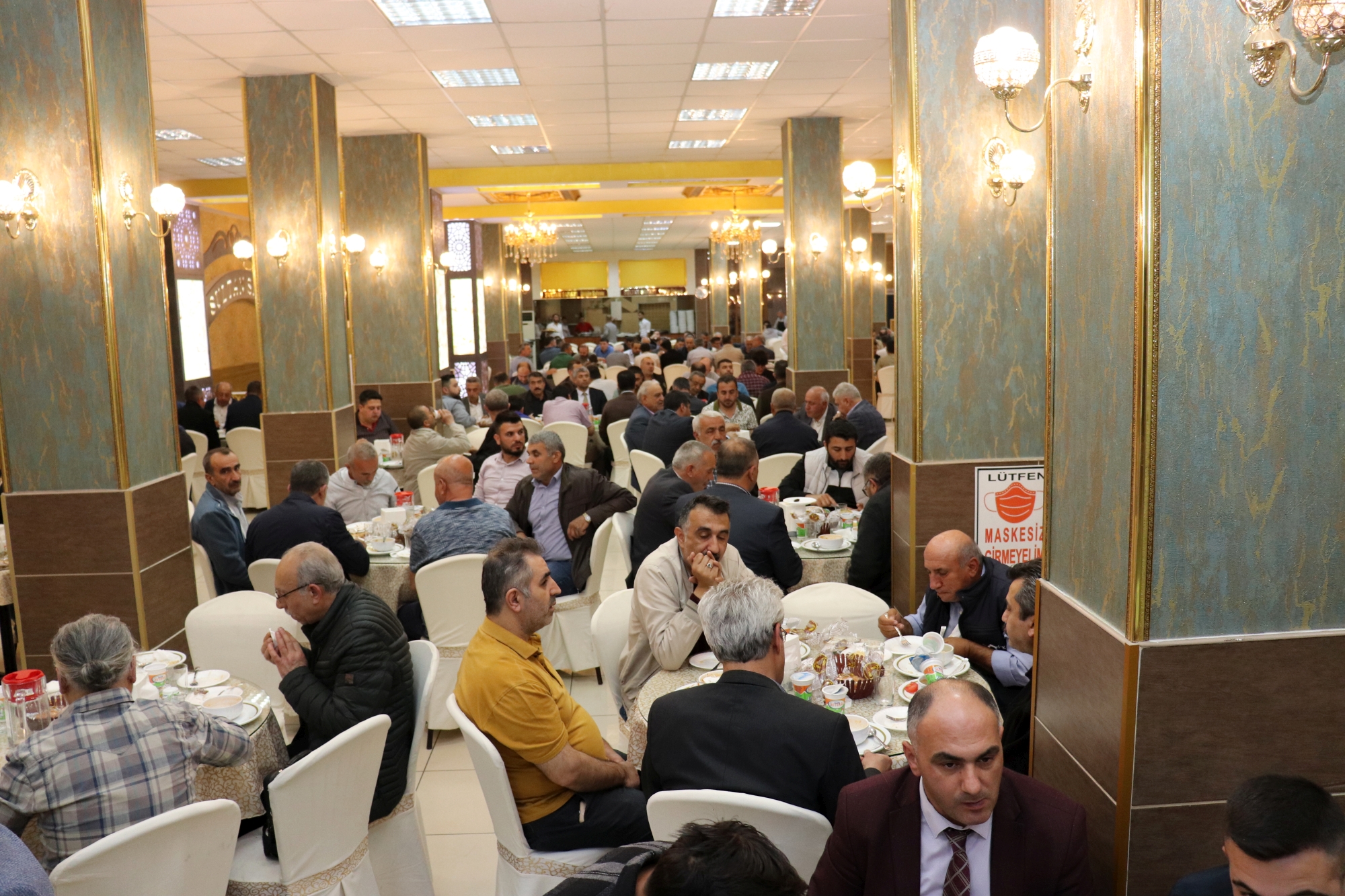 Malatya Esnaf ve Sanatkarlar Odaları Birliği (MESOB) Başkanı Şevket Keskin, MESOB’a bağlı Odaların Başkan, yönetim kurulu ve denetim kurulu üyeleri ile iftarda bir araya geldi.