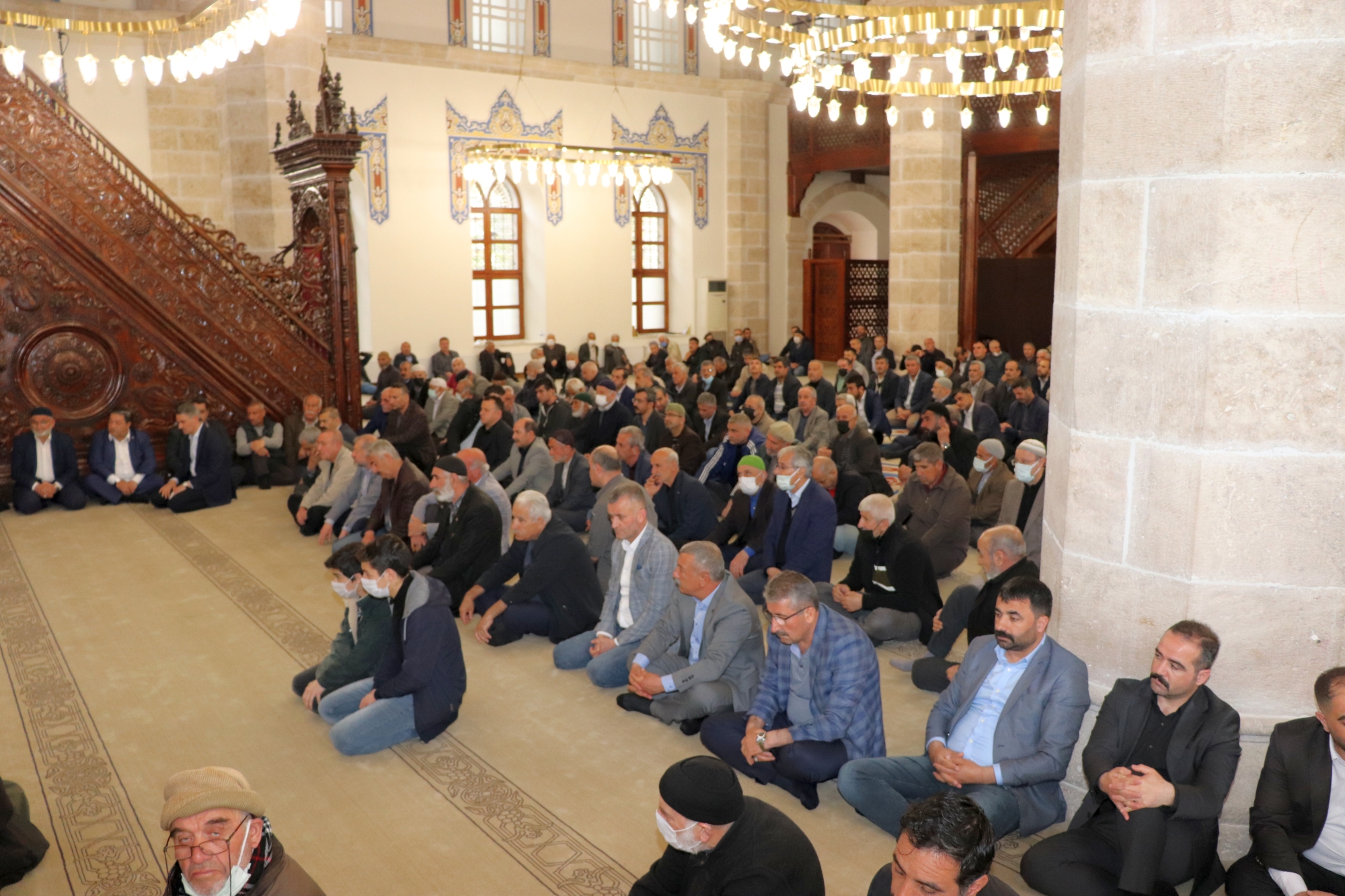 Malatya Belediyesi eski Başkanlarından Hamit Fendoğlu'nun şehit edilişinin 44. Yıldönümünde ailesi tarafından Yeni Camii’de Kur’an-ı kerim ve Mevlid-i Şerif okutuldu.