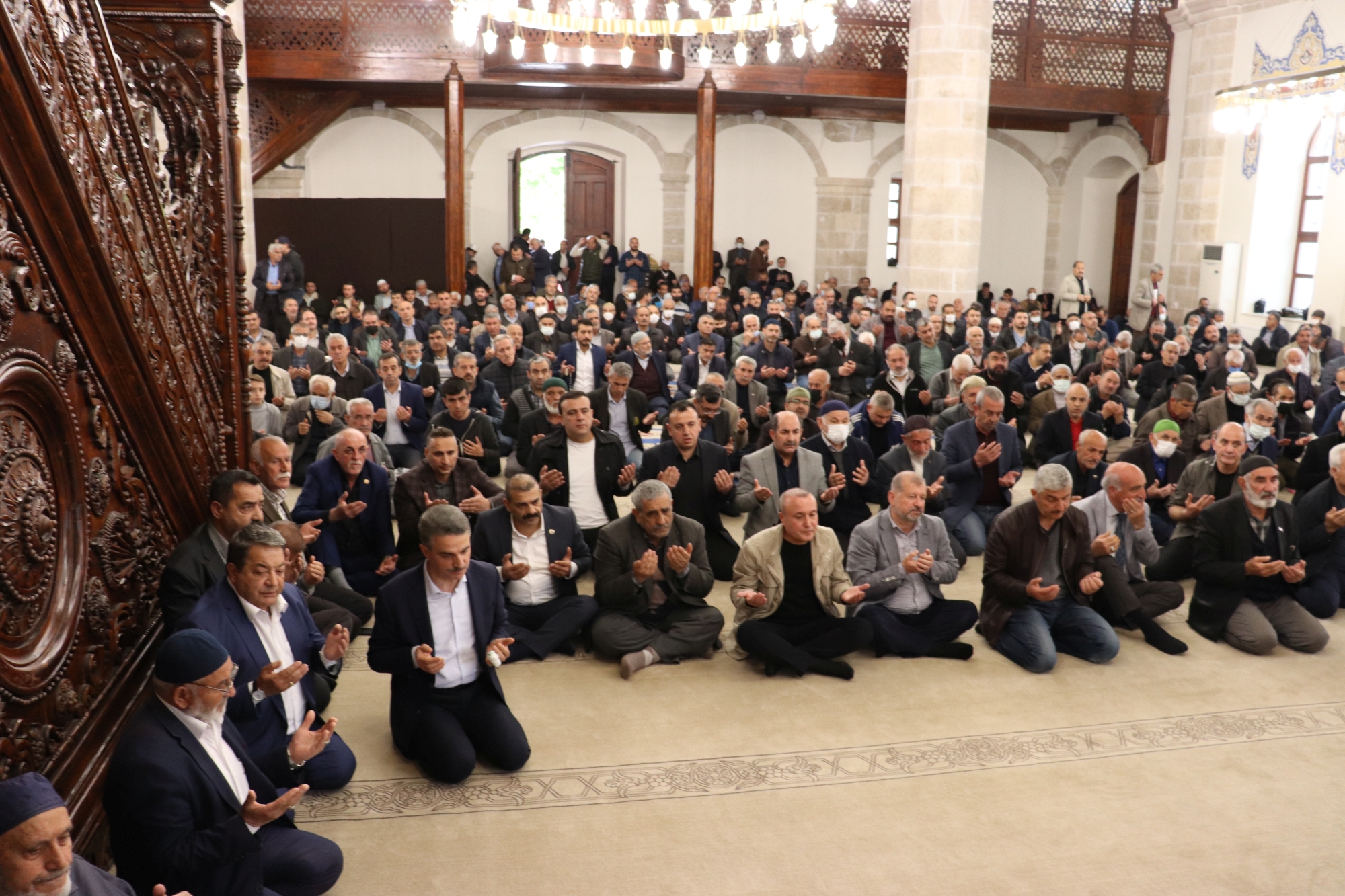 Malatya Belediyesi eski Başkanlarından Hamit Fendoğlu'nun şehit edilişinin 44. Yıldönümünde ailesi tarafından Yeni Camii’de Kur’an-ı kerim ve Mevlid-i Şerif okutuldu.