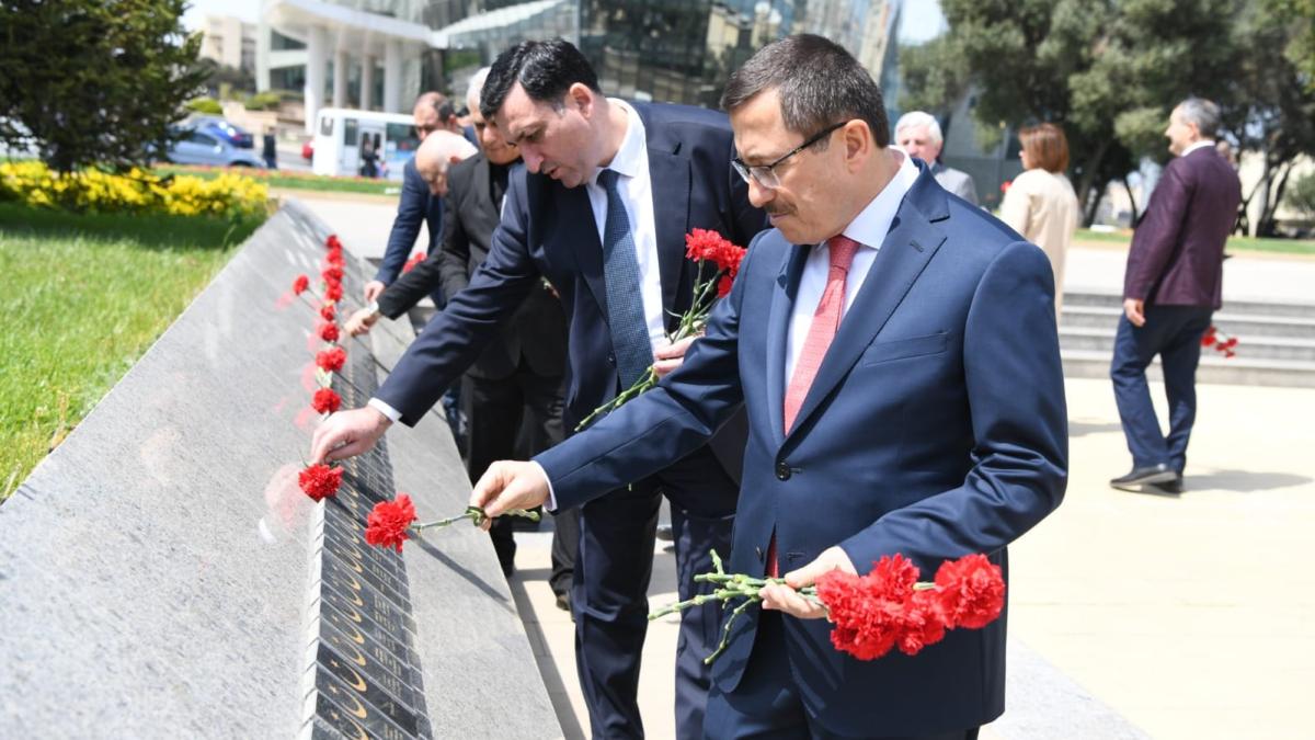 İnönü Üniversitesi Rektörü Prof. Dr. Ahmet Kızılay, Azerbaycan Devlet Petrol ve Sanayi Üniversitesinin 100. yıl dönümü nedeniyle özel devlet ödülü olarak verilen “Azerbaycan Cumhuriyeti Jübile Madalyası”na layık görüldü.