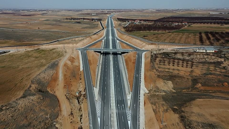 Malatya Çevre Yolu 1. Kısım Açılış Töreni Cumhurbaşkanı Recep Tayyip Erdoğan,’ın telekonferans sistemi üzerinden katılımı ile gerçekleştirildi.  