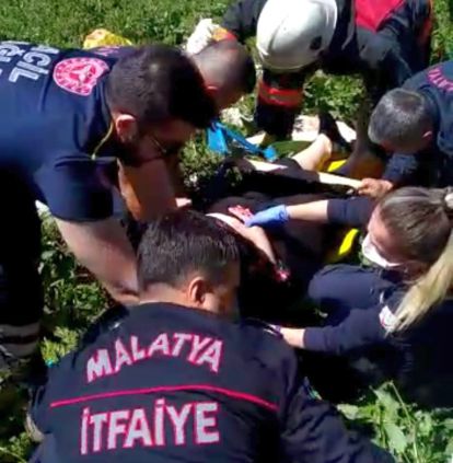 Dağ çayı toplarken kayalıklardan düşen kadın yaralandı 