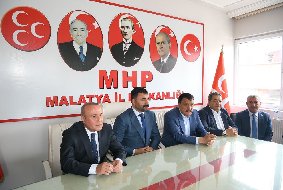 MHP’de bayramlaşma, 2 yıl sonra mutlu buluşma