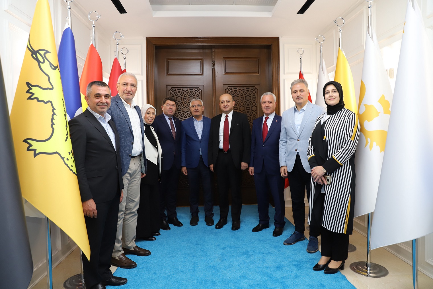 Battalgazi Belediye Başkanı Osman Güder, AK Parti AR-GE Başkanlığı tarafından düzenlenen “Teşkilat Akademisi Mahalle Eğitim Programları” için Malatya’ya gelen TBMM AK Parti Grup Başkan Vekili Yılmaz Tunç, AK Parti Genel Merkez Demokrasi ve Hakem Kurulu Başkanı ve Ankara Milletvekili Yalçın Akdoğan, AK Parti İstanbul Milletvekili Mustafa Ataş’ı Battalgazi Belediyesi’nde ağırlayarak, hayata geçirdiği ve geçirmeyi planladığı prestij projeler hakkında brifing verdi.