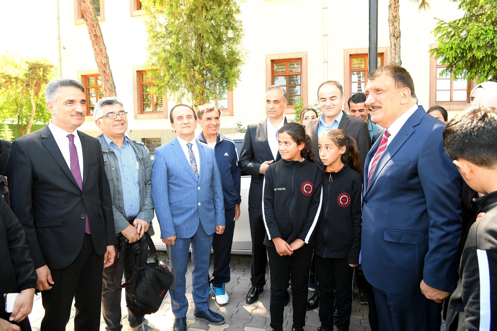 Valiler Kararnamesi ile Isparta Valiliğine atanan Vali Aydın Baruş, Malatya Valiliği önünde düzenlenen törenle 3.5 yıl görev yaptığı Malatya’dan uğurlandı.