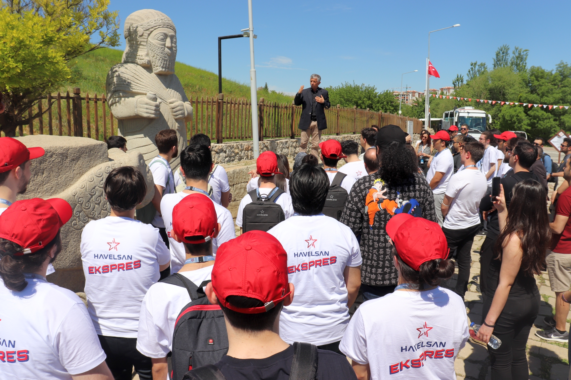 TCDD Taşımacılık AŞ ile Havelsan iş birliğinde hackathon etkinliği için Ankara’da yola çıkan Havelsan Ekspresinin taşıdığı özel yolcular Malatya Gar’da törenle karşılandı. Yazılımcı üniversiteli gençler Malatya’nın yöresel yemek tadına baktılar, tarihi mekanları gezdiler, şehir turu attılar.