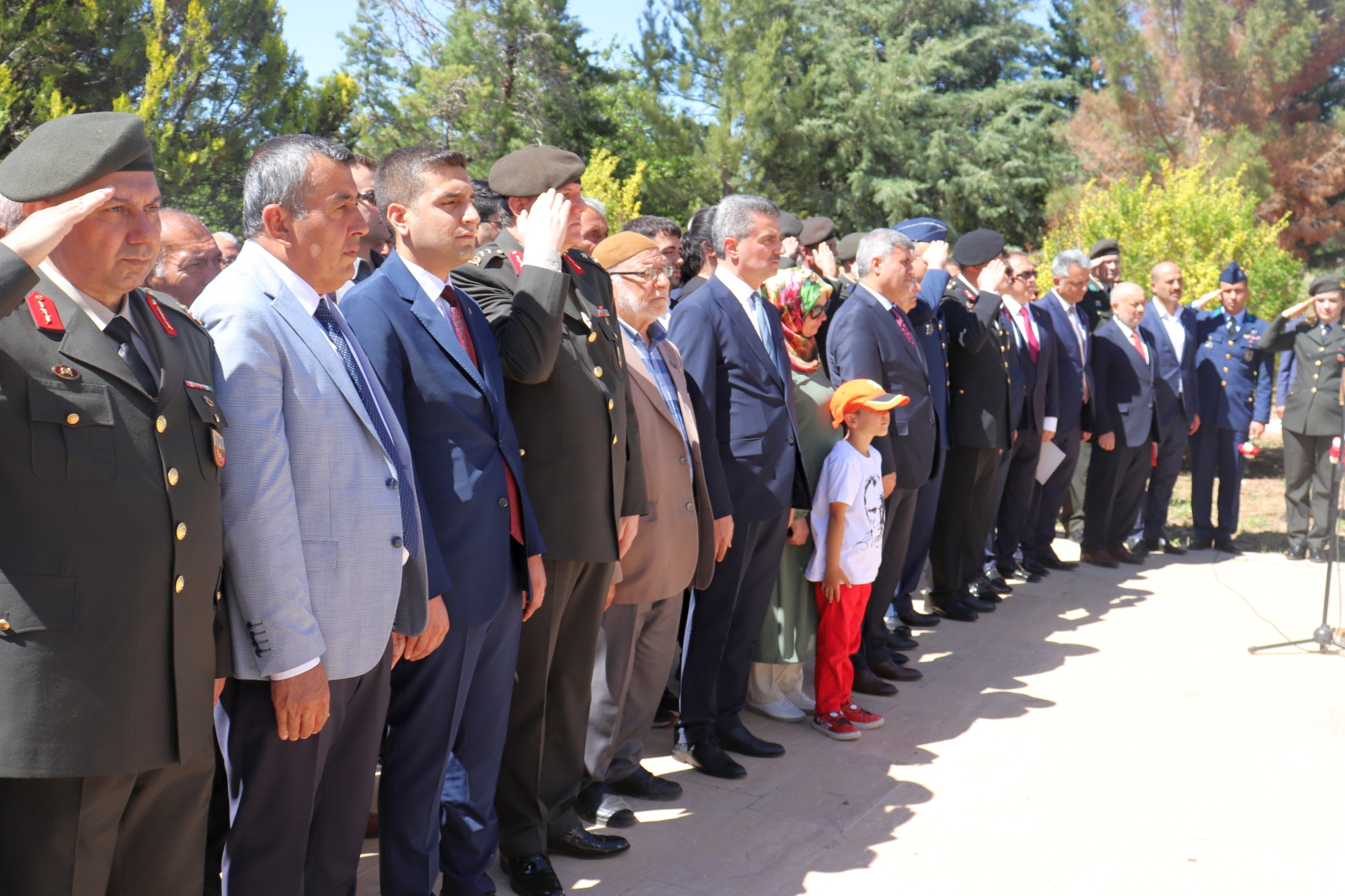 21 yıl önce, Kuzey Irak’tan dönmekte olan Özel Kuvvetler Komutanlığına bağlı personeli taşıyan CASA tipi nakliye uçağının Malatya’da düşmesi sonucu şehit düşen Özel Kuvvetler mensubu 34 şehit, şahadetlerinin yıldönümünde anıldılar.