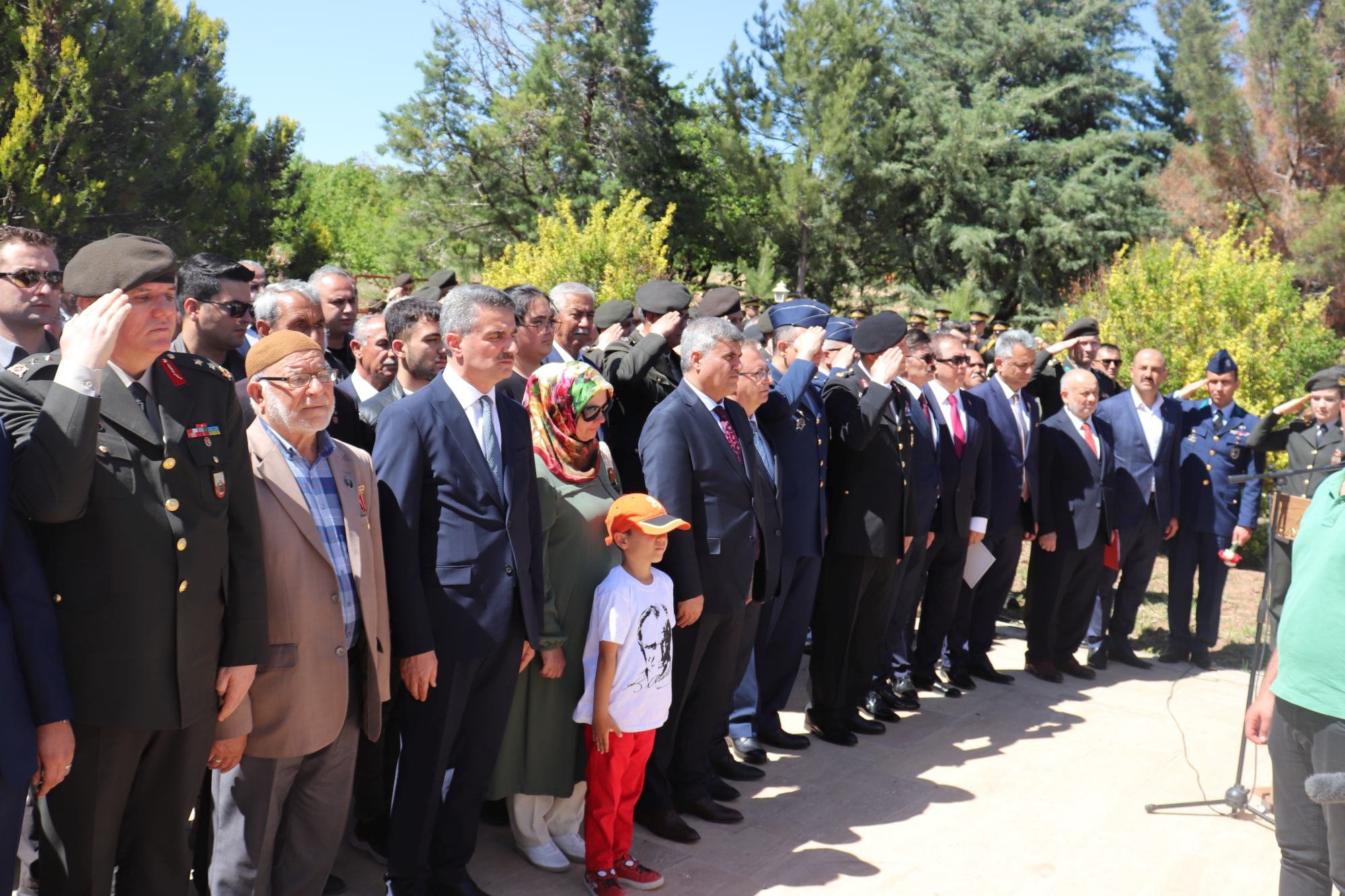 21 yıl önce, Kuzey Irak’tan dönmekte olan Özel Kuvvetler Komutanlığına bağlı personeli taşıyan CASA tipi nakliye uçağının Malatya’da düşmesi sonucu şehit düşen Özel Kuvvetler mensubu 34 şehit, şahadetlerinin yıldönümünde anıldılar.