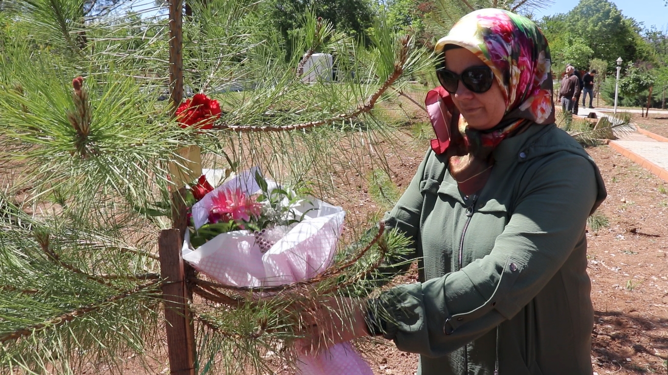 21 yıl önce, Kuzey Irak’tan dönmekte olan Özel Kuvvetler Komutanlığına bağlı personeli taşıyan CASA tipi nakliye uçağının Malatya’da düşmesi sonucu şehit düşen Özel Kuvvetler mensubu 34 şehit, şahadetlerinin yıldönümünde anıldılar.