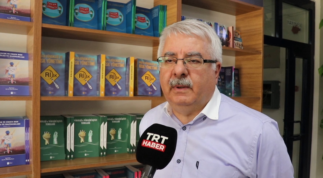 Malatya İnönü Üniversitesi Yayınevi kuruluşunun 5. Yılında 166 kitap yayınladı. Üniversitedeki görevli akademisyenlerin ve üniversitenin bilimsel ve kültürel çalışmalarının yansıtıldığı yayınlar 5 yıl içerisinde 149’u basılı, 17’si ise elektronik ortamda olmak üzere 166’ya ulaştı. Hedef bu sayısı en kısa sürede 500 kitaba çıkartmak.