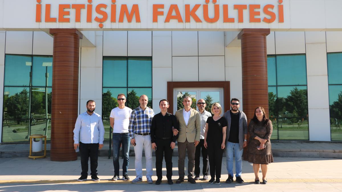 İnönü Üniversitesi İletişim Fakültesi TRT Akademi’ye ev sahipliği yaptı. TRT’nin profesyonelleri, İnönü Üniversitesi İletişim Fakültesi öğrencileriyle bir araya gelerek atölye eğitimleri verdi