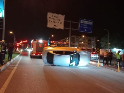 Otomobil takla attı: 2 Yaralı 