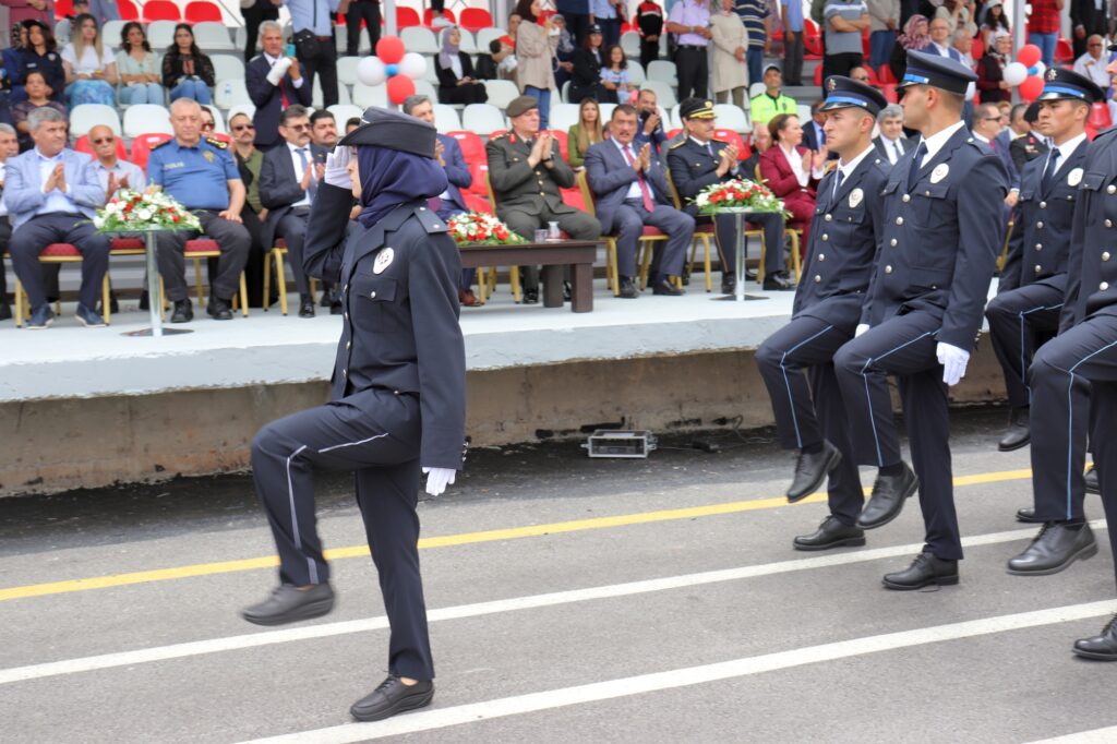 Malatya Polis Meslek Eğitim Merkezinde (POMEM) 381 polisi adayı için mezuniyet töreni düzenlendi.