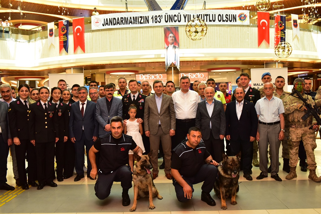 Jandarma Teşkilatının 183. kuruluş yıldönümü nedeniyle Malatya Park Avm’de sergi ve bilgilendirici stantların açılışı yapıldı.