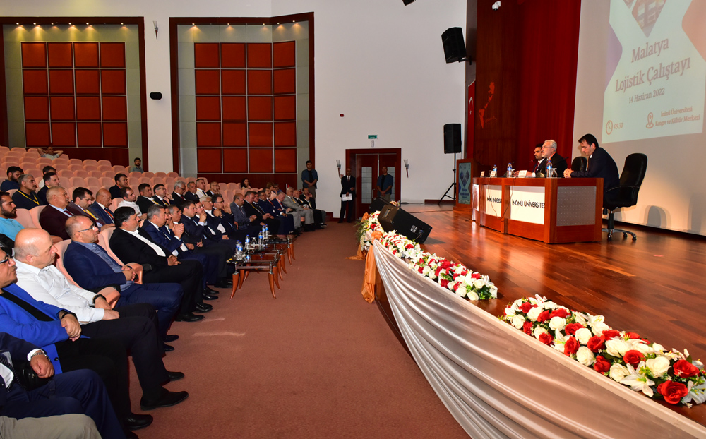    Malatya Valiliği, Malatya Büyükşehir Belediyesi, İnönü Üniversitesinin katkıları ve ev sahipliğinde Kongre ve Kültür Merkezinde “Malatya’da Lojistik Çalıştayı” düzenlendi.