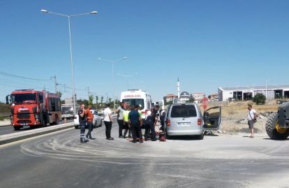 2 araç çarpıştı, 2 sürücü yaralandı