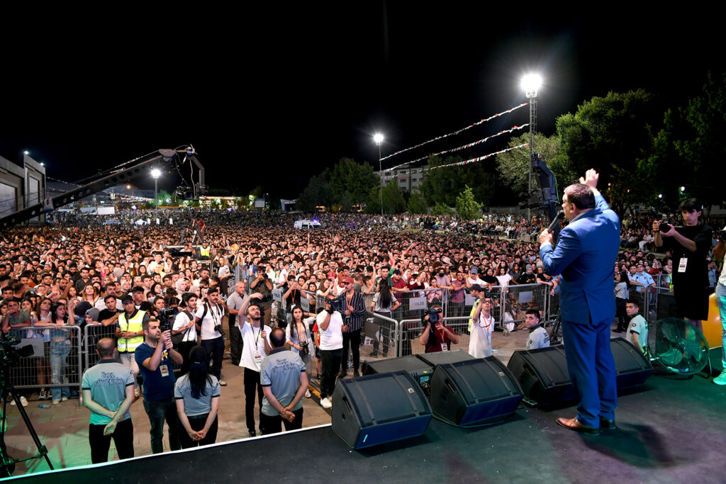 Kültür ve Turizm Bakanlığı, Malatya Valiliği, Malatya Büyükşehir Belediyesi tarafından organize edilen ve bu yıl 25. Malatya Uluslararası Kültür Sanat Etkinlikleri ve Kayısı Festivali sanatçılar Eypio ve Serdar Ortaç konserleriyle sona erdi.