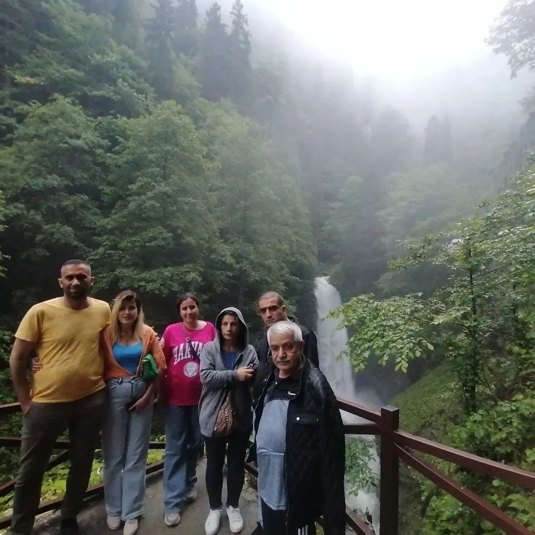 Kurban Bayramı nedeniyle Malatya’dan Karadeniz Turuna giden 19 kişiyi taşıyan  minibüsün şarampolü yuvarlanması sonucunda 19 kişi yaralandı.