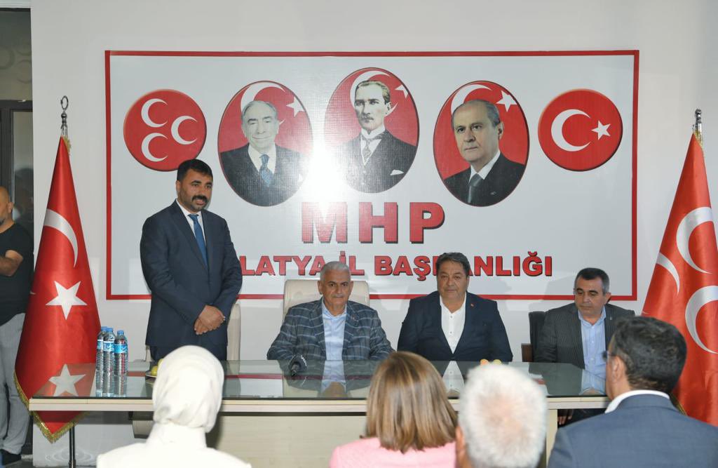 AK Parti Genel Başkan Vekili Binali Yıldırım, Malatya programı kapsamında MHP Malatya İl Başkanlığı ile  Malatya Ülkü Ocaklarını ziyaret etti.