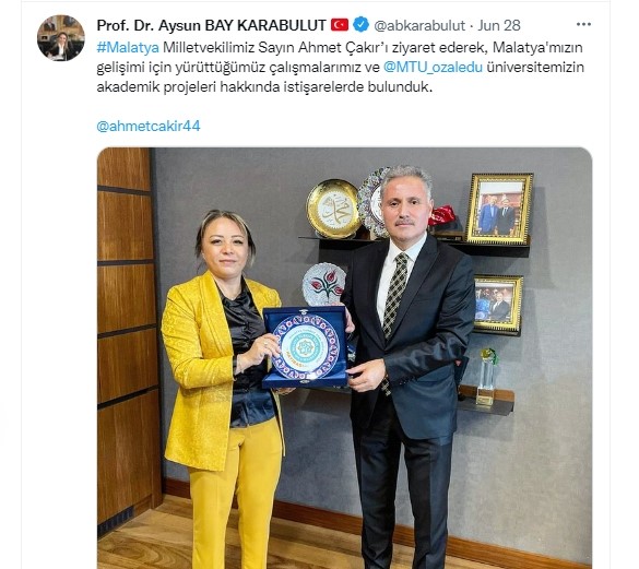 Rektör Aysun Bay Karabulut, Milletvekili Ahmet Çakır’a yaptığı ziyaret ile ilgili paylaşımında, “Malatya'mızın gelişimi için yürüttüğümüz çalışmalarımız” ifadesini kullanması dikkat çekerken, 4 yıllık görev süresinde Malatya için hayata geçirilmiş olan bir projesinin bulunmadığı biliniyor.  