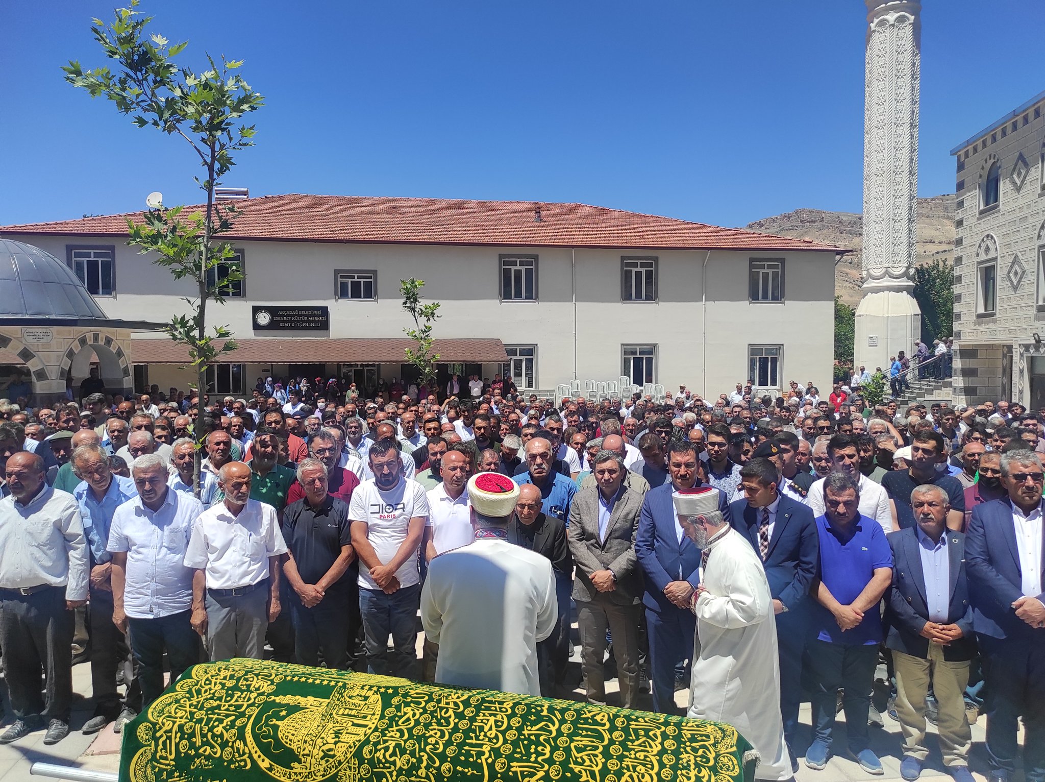 42 yaşındaki Gümrük Bölge Müdürlüğü çalışanı boğazına sivri sinek kaçmasıyla ortaya çıkan rahatsızlık sonucu hayatını kaybetti.