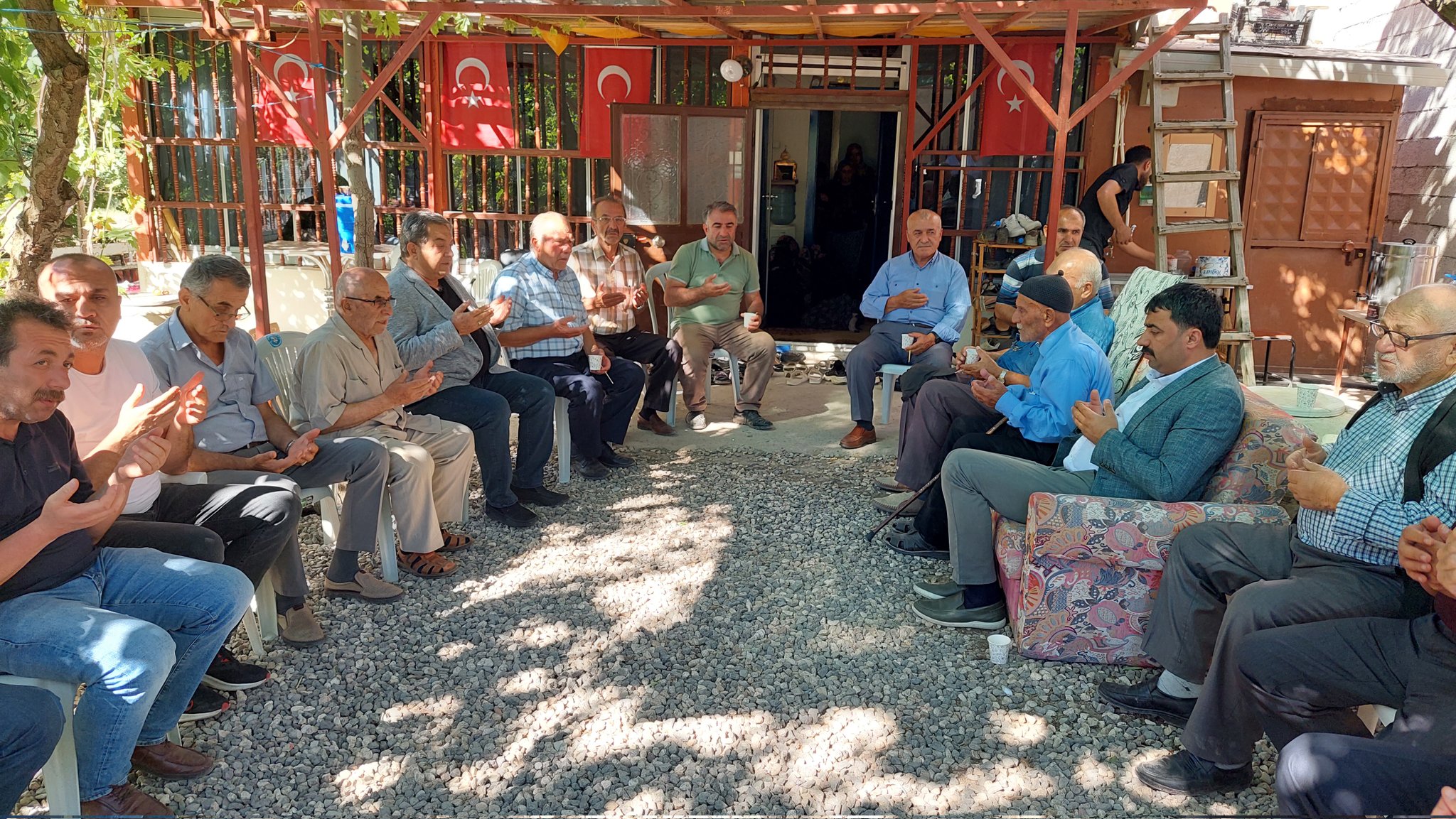 42 yaşındaki Gümrük Bölge Müdürlüğü çalışanı boğazına sivri sinek kaçmasıyla ortaya çıkan rahatsızlık sonucu hayatını kaybetti.