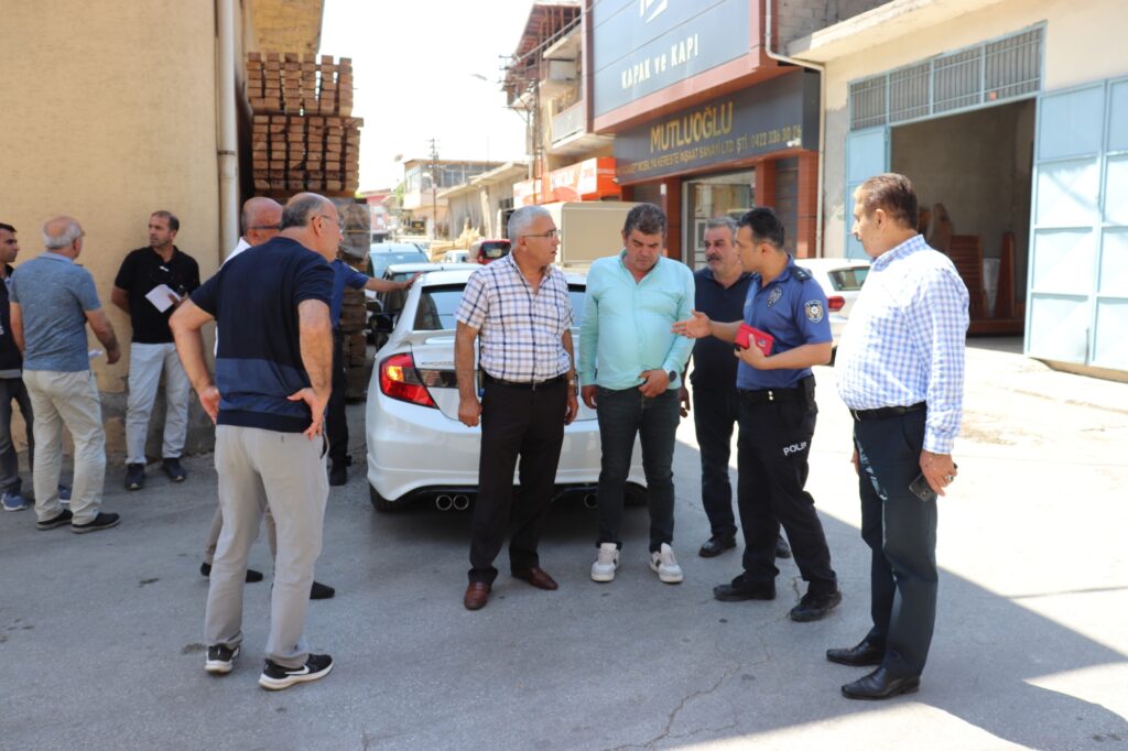 Malatya Esnaf ve Sanatkarlar Odaları Birliği (MESOB) Başkanı Şevket Keskin, Sanayi Sitesinde esnaflar ziyaret ederek, burada sorun ve talepler konusunda istişarede bulundu.