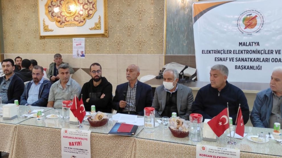 Elektrikçiler Odası  Üyeleri istişare toplantısında bir araya geldi