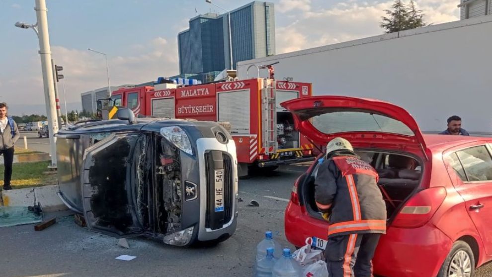 2 trafik kazasında 3 kişi yaralandı