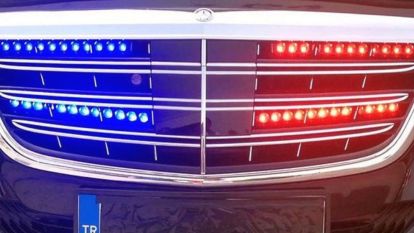 Çakarlı araçta hem uyuşturucu çıktı, hem de sürücüsü firari 