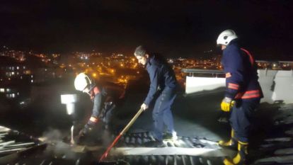 10 katlı apartmanın çatısında yangın çıktı 