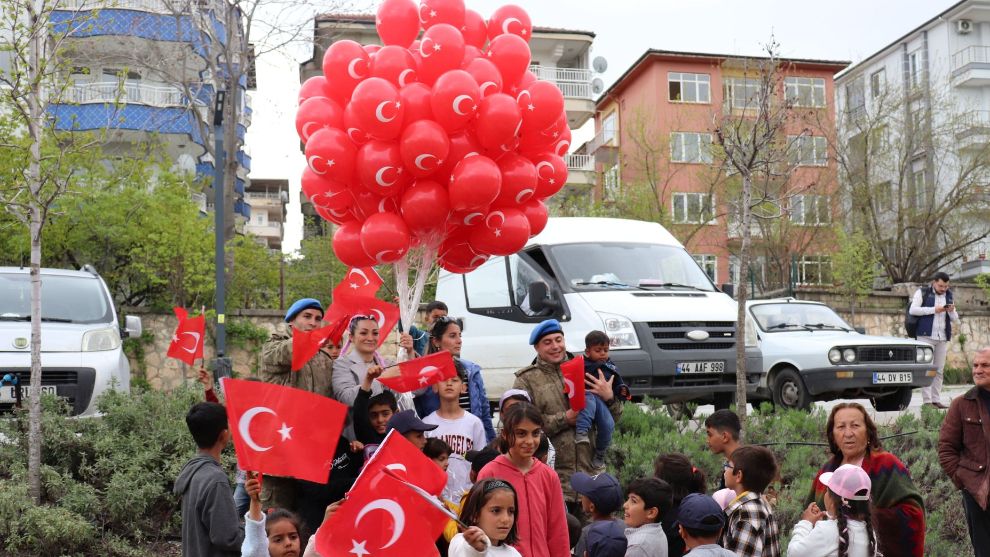 Çadır Kentte Kalan Çocukların 23 Nisan Bayramı Unutulmadı...