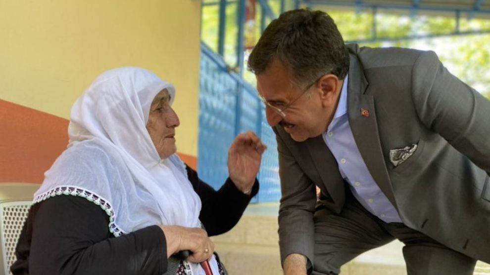 “Yozgat'ta bozkurt, Van'da PKK işareti yapıyorlar”