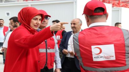 Malatya'daki Kızılaycılar hem kendi yaralarını hem de bölgedeki yaraları sarıyor  