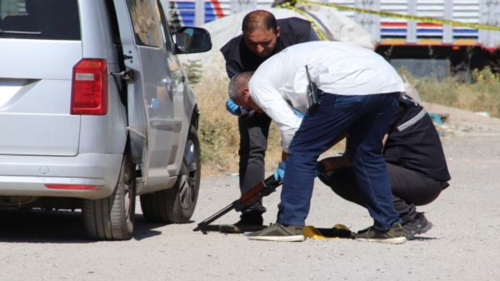 İnşaatı bastılar, polise saldırdılar, müteahhide sıktılar, karşılıklı çatıştılar