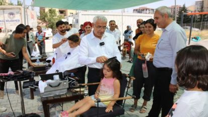 Battalgazi'de depremzede çocuklara ücretsiz saç bakım hizmeti 