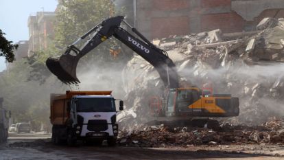 “Adaletli idarecilerin, yalansız siyasetçilerin, iş yapan yöneticilerin diyarı olsun”