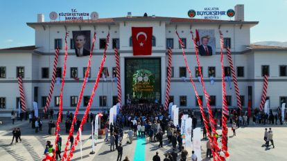 Dünyaya örnek gösterilebilecek kütüphane Malatya'da açıldı 