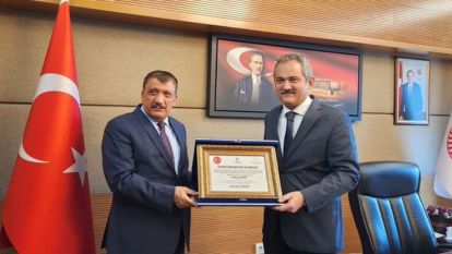 Eski Bakan Artık Malatyalı 